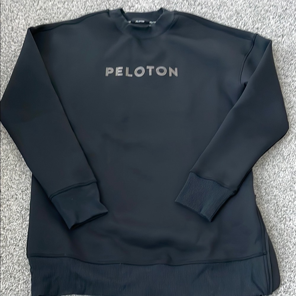 Peloton Women’s black scuba crew neck